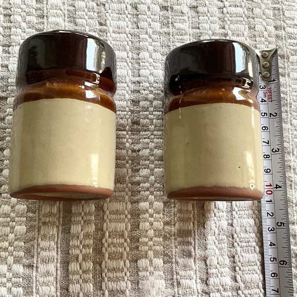 Shakers vintage 1970s Stoneware Crockery crock Salt & Pepper Cream Brown - Picture 2 of 6